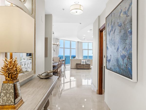 Beachfront Penthouse with Amazing Views in Destin