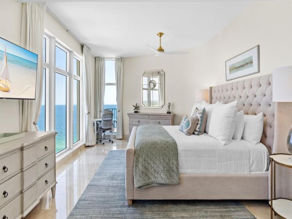 Beachfront Penthouse with Amazing Views in Destin