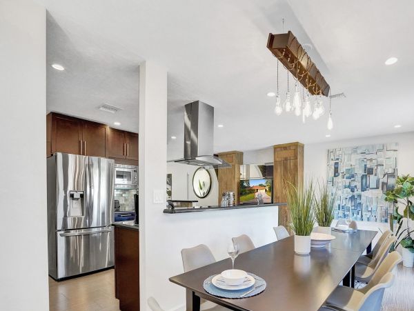 Lakefront 3 Bedroom Lovely Home with Private Pool