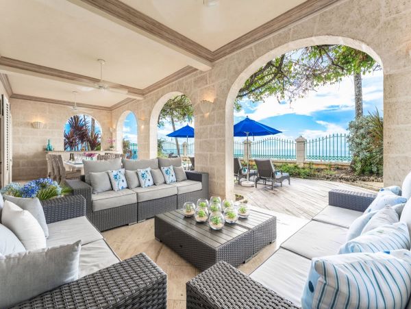 Classical Villa with 4 Bedrooms and Amazing Views