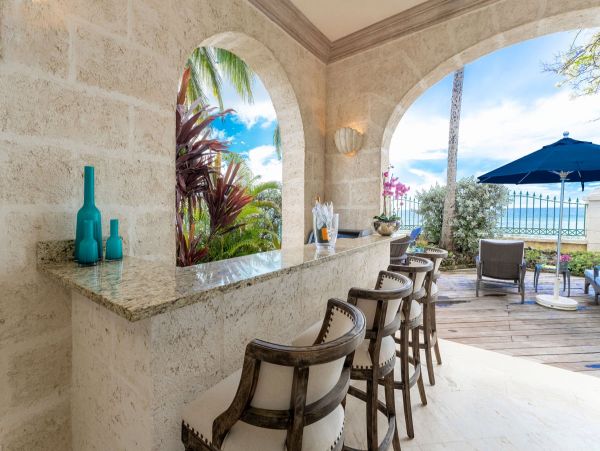 Classical Villa with 4 Bedrooms and Amazing Views