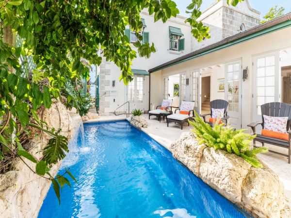 Classical Villa with 4 Bedrooms and Amazing Views