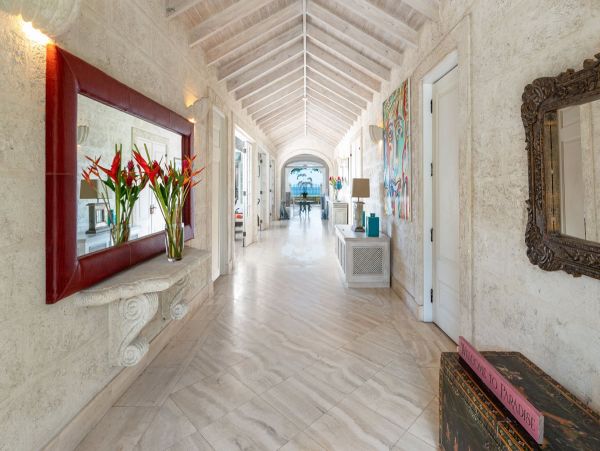 Classical Villa with 4 Bedrooms and Amazing Views
