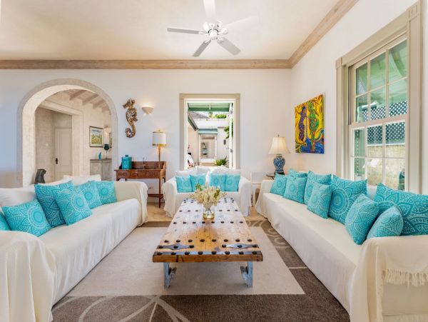 Classical Villa with 4 Bedrooms and Amazing Views