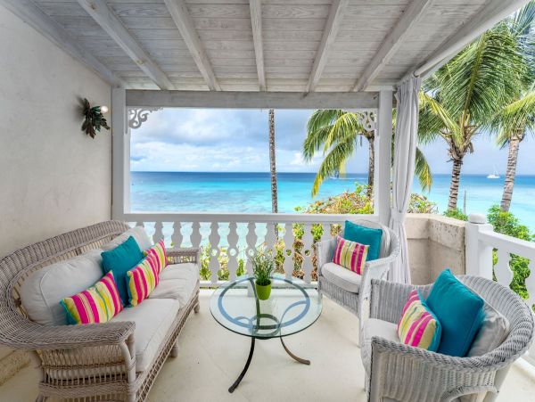 Classical Villa with 4 Bedrooms and Amazing Views