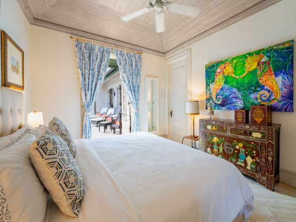 Classical Villa with 4 Bedrooms and Amazing Views