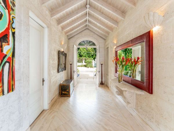 Classical Villa with 4 Bedrooms and Amazing Views