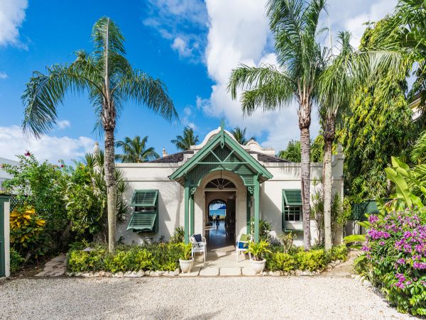 Classical Villa with 4 Bedrooms and Amazing Views