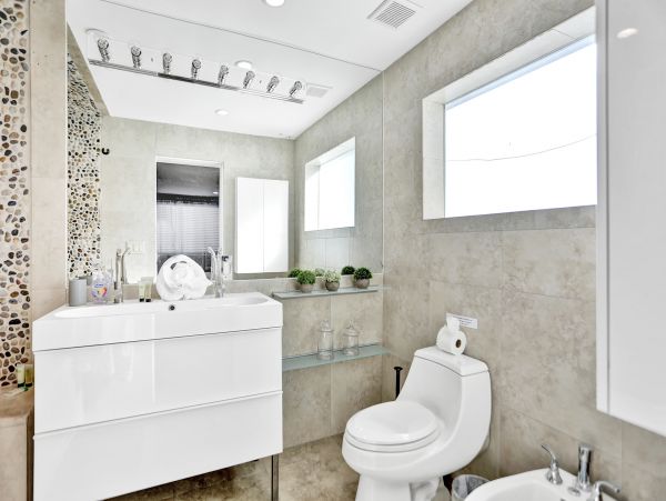 Perfect Getaway with 3 Bedrooms & Pool in Hollywood, FL