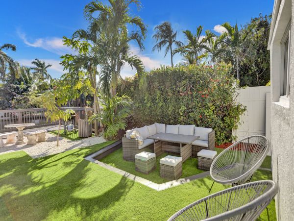 Perfect Getaway with 3 Bedrooms & Pool in Hollywood, FL