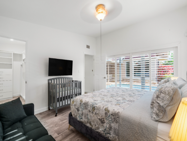 Hollywood Home with 4 Bedrooms