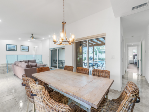 Hollywood Home with 4 Bedrooms