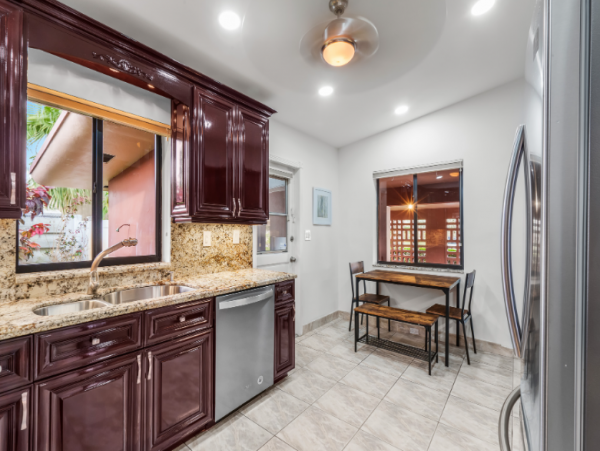 Hollywood Home with 4 Bedrooms