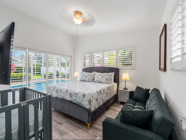 Hollywood Home with 4 Bedrooms