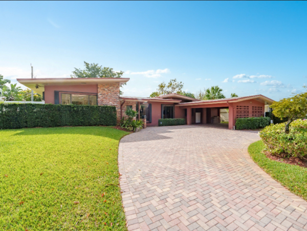 Hollywood Home with 4 Bedrooms