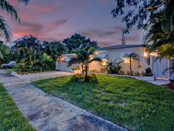 Hollywood Vacation Home