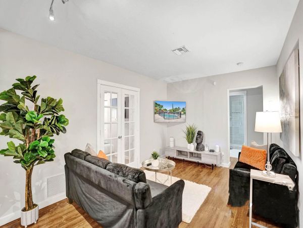Hollywood Vacation Home