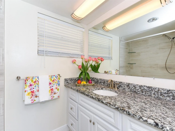Longboat Key Condo with Bayview and 2 Bedrooms