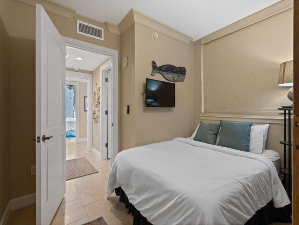 Gorgeous 4 Bedroom Vacation Condo with Full Ocean Views