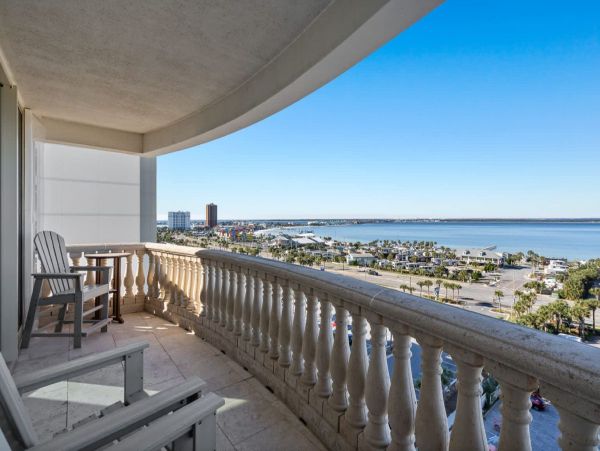 Gorgeous 4 Bedroom Vacation Condo with Full Ocean Views