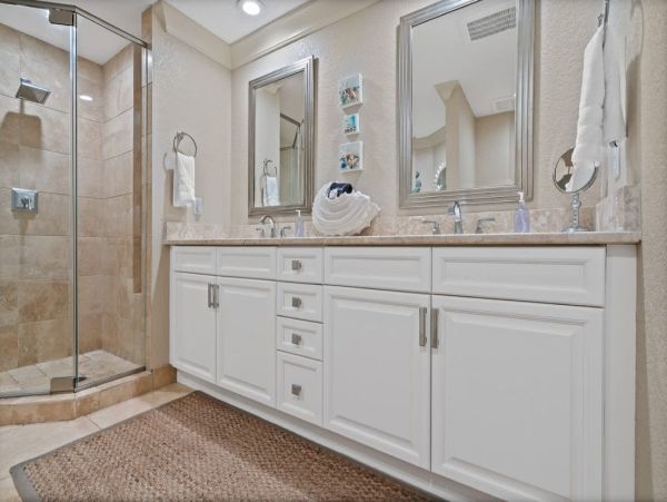 Gorgeous 4 Bedroom Vacation Condo with Full Ocean Views