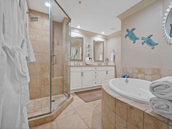 Gorgeous 4 Bedroom Vacation Condo with Full Ocean Views