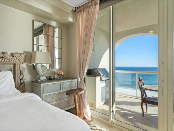 Gorgeous 4 Bedroom Vacation Condo with Full Ocean Views