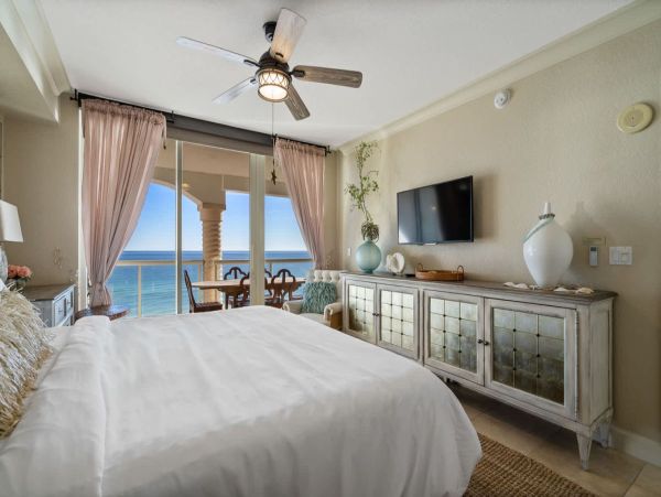 Gorgeous 4 Bedroom Vacation Condo with Full Ocean Views