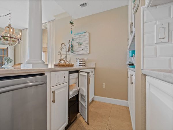 Gorgeous 4 Bedroom Vacation Condo with Full Ocean Views