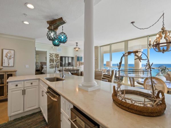 Gorgeous 4 Bedroom Vacation Condo with Full Ocean Views