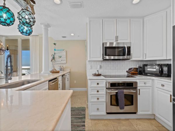 Gorgeous 4 Bedroom Vacation Condo with Full Ocean Views