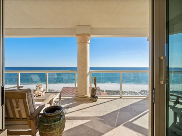 Gorgeous 4 Bedroom Vacation Condo with Full Ocean Views