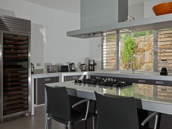 Exquisite Villa with 6 Bedrooms and infinity pool in Antigua