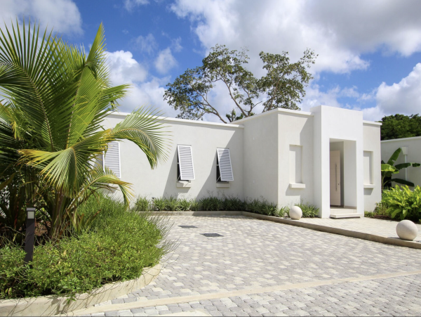 Luxury Barbados Vacation Rental - Modern Villa with Pool & Concierge