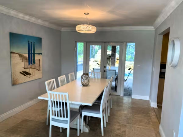 Miami home with 5 Bedrooms
