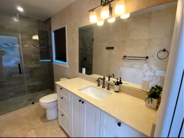 Miami home with 5 Bedrooms