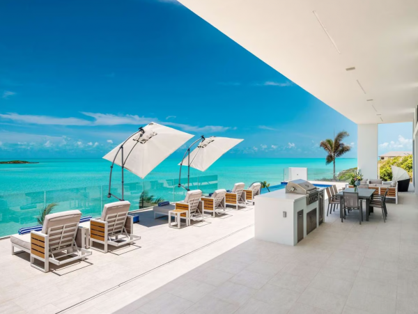 Luxury Villa Over 10,000 sq ft of Luxury Living Space