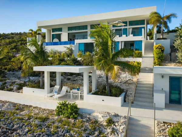 Luxury Villa Over 10,000 sq ft of Luxury Living Space