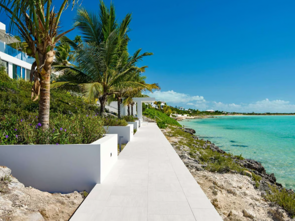 Luxury Villa Over 10,000 sq ft of Luxury Living Space