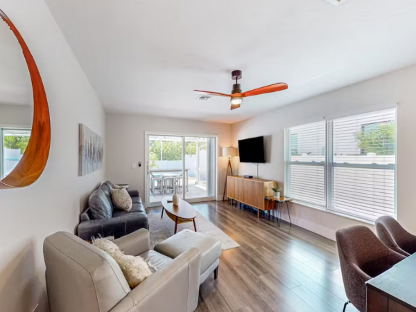 Lovely 3 Bedroom Vacation Pool Home in Naples