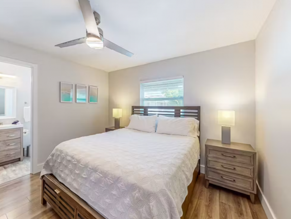 Lovely 3 Bedroom Vacation Pool Home in Naples