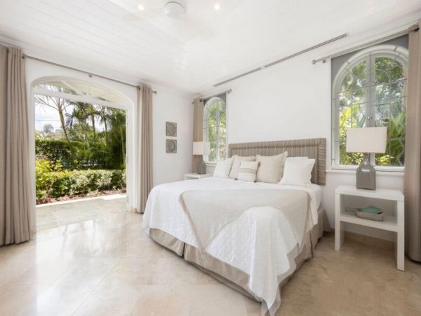 Steps to Beach Vacation Condo Three Bedroom