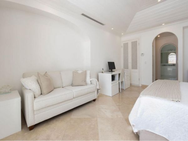 Steps to Beach Vacation Condo Three Bedroom