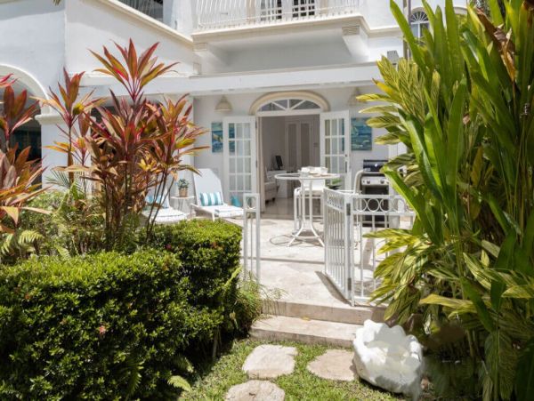 Steps to Beach Vacation Condo Three Bedroom