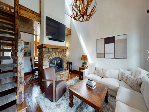 One of a King at Woodrun Place - additional view, photo 4