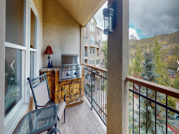 One of a King at Woodrun Place - additional view, photo 5