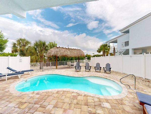 Coastal Chic Retreat in Marathon, Fl - Luxury Waterfront Getaway