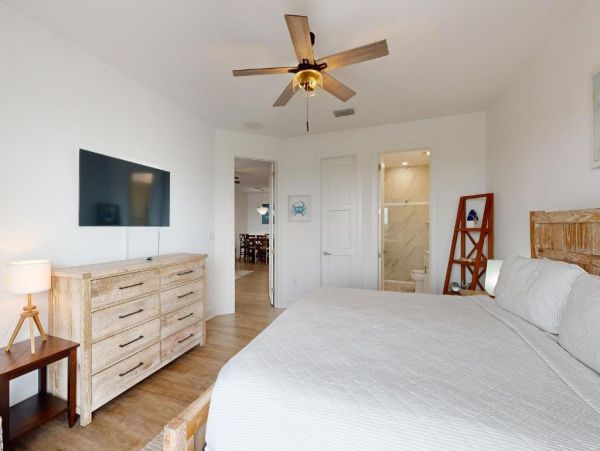 Coastal Chic Retreat in Marathon, Fl - Luxury Waterfront Getaway