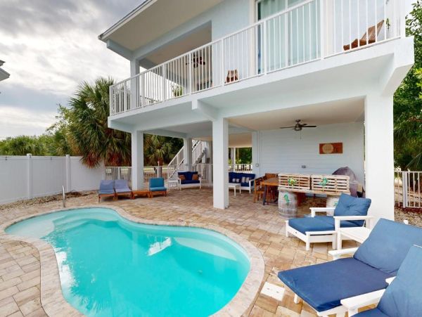Coastal Chic Retreat in Marathon, Fl - Luxury Waterfront Getaway