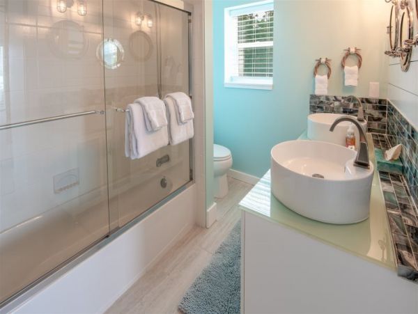 Breathtaking Waterfront Escape with Pool, Tiki Bar & Boat Ramp at Coco Plum